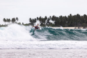 The_Opposite_Gaspard_Larsonneur_01